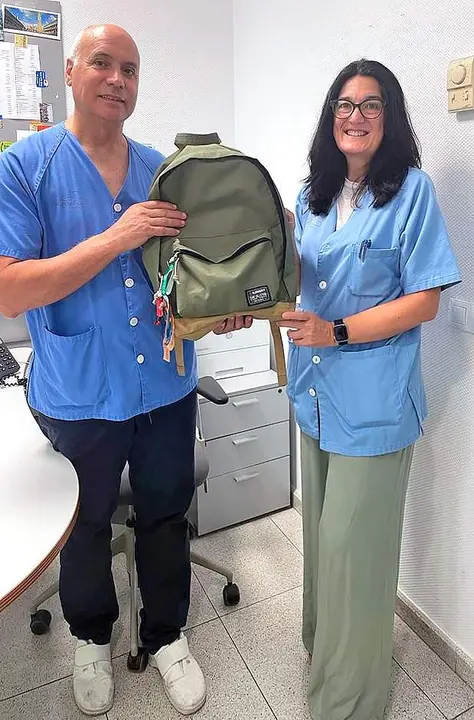 El hospital Reina Sof a se une a la campa a La mochila m s pesada