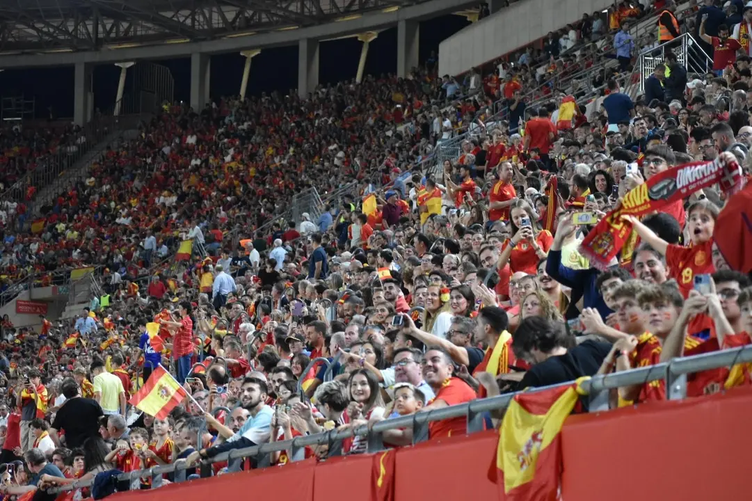 b90b7300-b0e9-4a50-b414-a19026ab3b4a