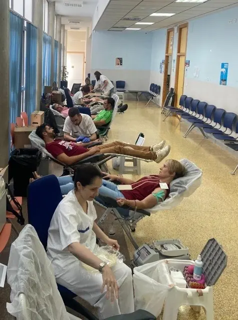 Donantes de sangre en tamaño mediano