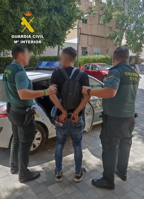 DETENCION ROBOS POR GC FUERA SERVICIO TORREAGUERA