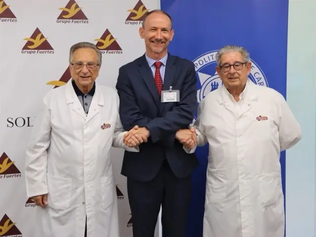 Foto firma Cátedra kaiTech-Grupo Fuertes