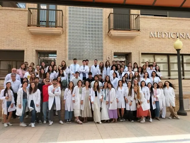ESTUDIANTES de la 7ª PROMOCIÓN del GRADO MEDICINA UCAM