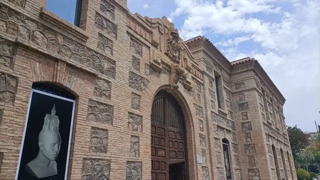 Vista de la fachada principal de la Cárcel Vieja de Murcia - Huermur