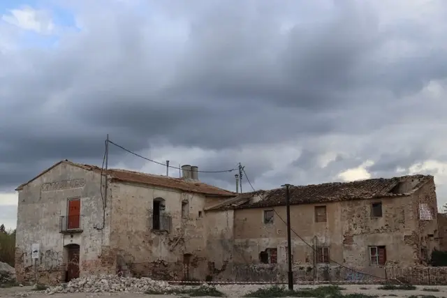 Mal estado torre medieval y Molino del Batan en Zarandona - Huermur (