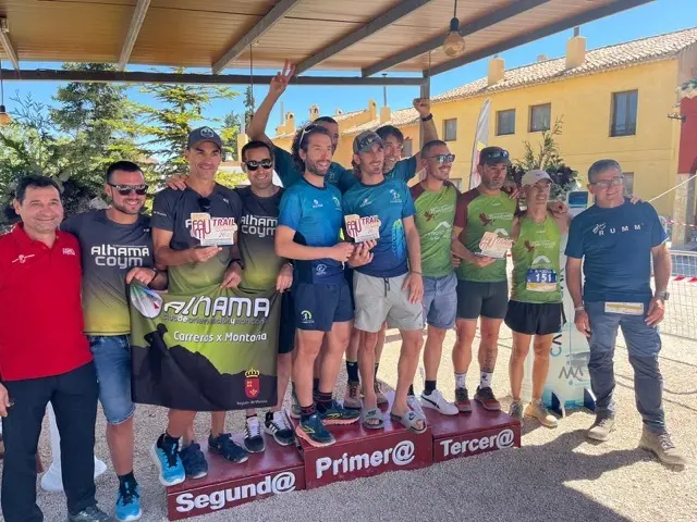 Podio masculino Campeonato Regional Trail Running por Clubes