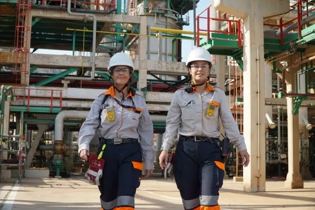 Empleadas del Complejo Industrial de Repsol en Cartagena
