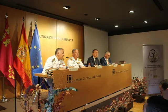 Foto recurso JornadasDEFCOM 2025