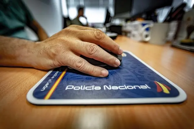Reportaje al grupo de investigación tecnológica GIT de la Policía Nacional