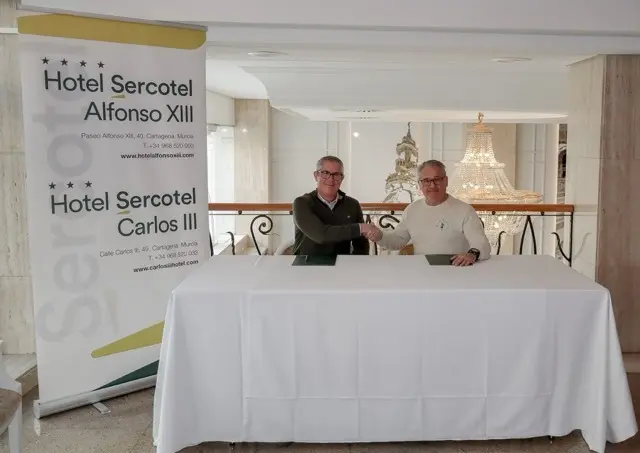 FIRMA HOTEL ALFONSO XIII Y ASOCIACIÓN HIPPOCAMPUS (Juan Carlos García y José Luis Alcaide)