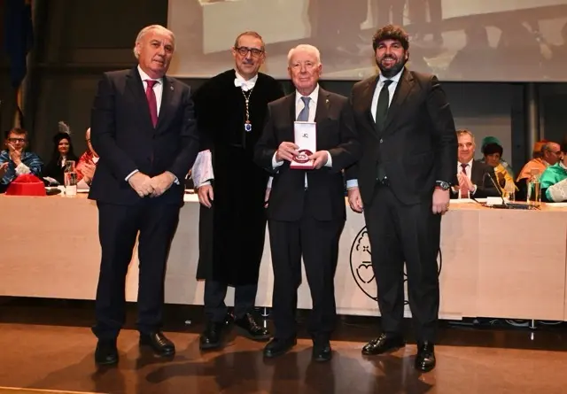 20260128 ReconocimientoGarciaLax en tamaño mediano