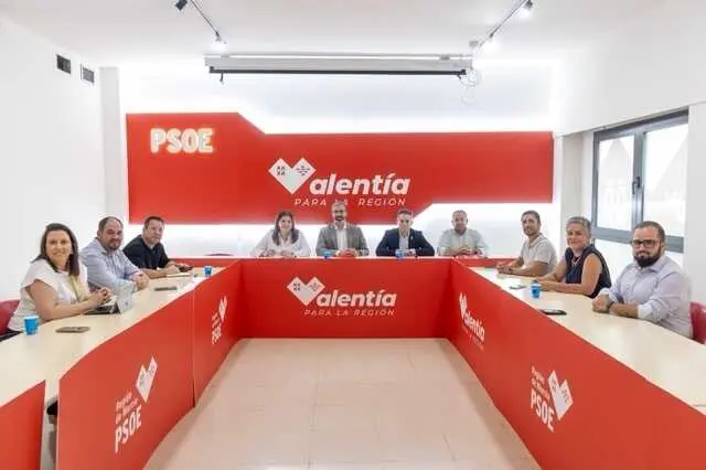 Reunión Francisco Lucas y alcaldes y alcaldesas PSOE