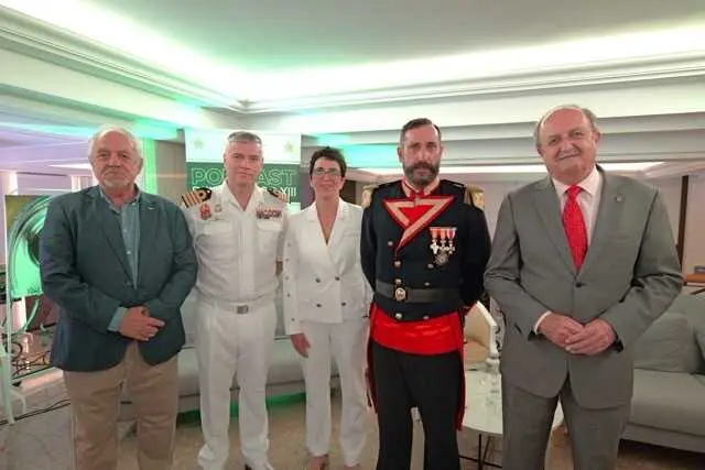 De izquierda a derecha- Diego Quevedo_ Capitán de Navío Alfonso Carrasco_ Eva Gargallo_ Jesualdo Lizón, caracterizado como Isaac Peral_ y Tomás Martínez Pagán, durante la grabación del podcast