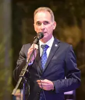 7ab3a5c5-74e7-4e16-a226-c6a718d0ccf1