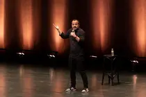 19 ANGEL MARTÍN PRESENTA &lsquo;PUNTO PARA LOS LOCOS&rsquo;