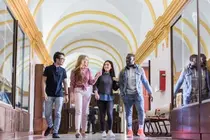 campus life internacional spot modelos anuncio 2020 rusia iran bahamas birmania-32