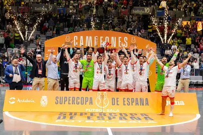 Superco campeones