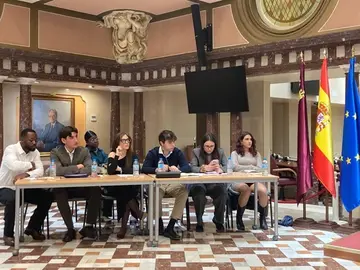 DEBATE UNIVERSITARIO