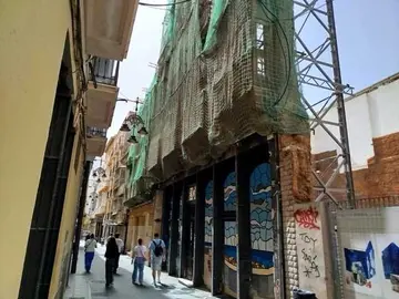 Foto Excrementos en edificio municipal de Calle Cuatro Santos