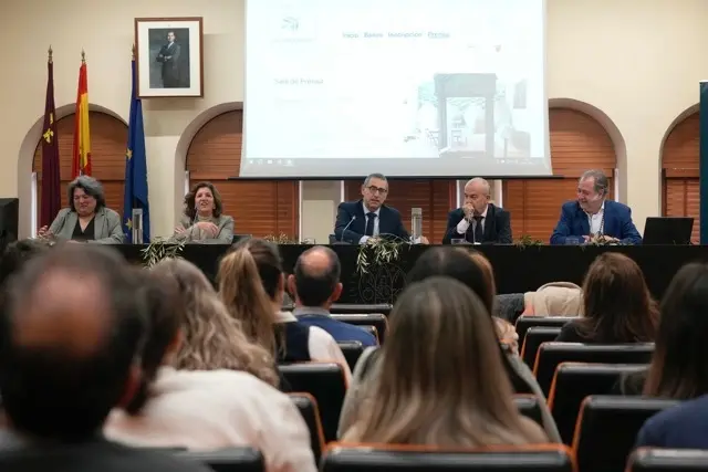 Presentación del nuevo certamen Murcia Oleum