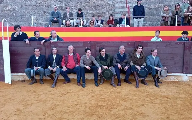 Javier-Conde-y-Francisco-D'Agostino-junto-a-todo-el-cartel-del-festival 6,7,8,9