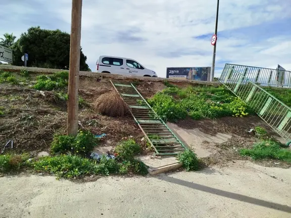 Foto Vallas Rambla Benipila caídas junto Colegio San Vicente de Paúl