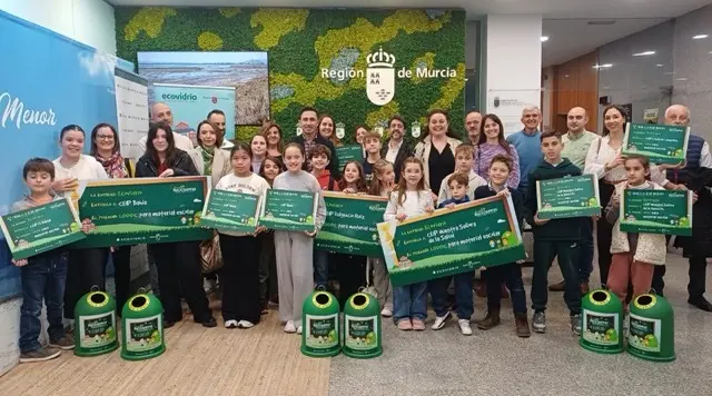 20260211 Ecovidrio Peque Recicladores