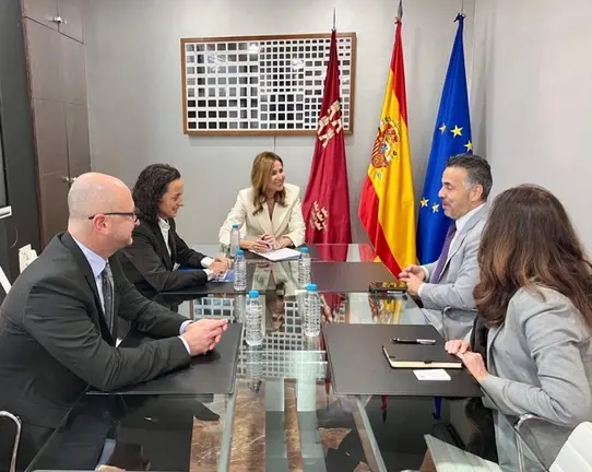 20260306DelegadosEEUU (1) en tamaño mediano