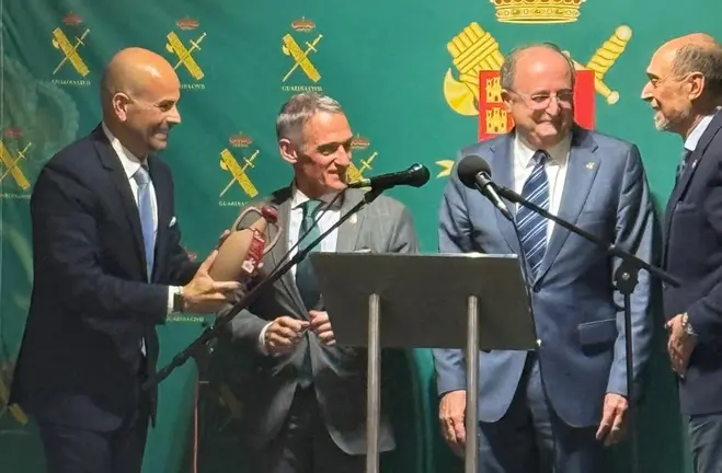 El coronel Castillo junto a Ignacio del Olmo, Tomas Martínez y el comisario Damián Romero