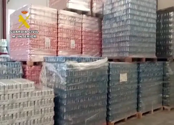 20260326 INCAUTACION BEBIDAS ETIQUETADO LOS ALCAZARES PFF CABO PALOS 03 en tamaño mediano