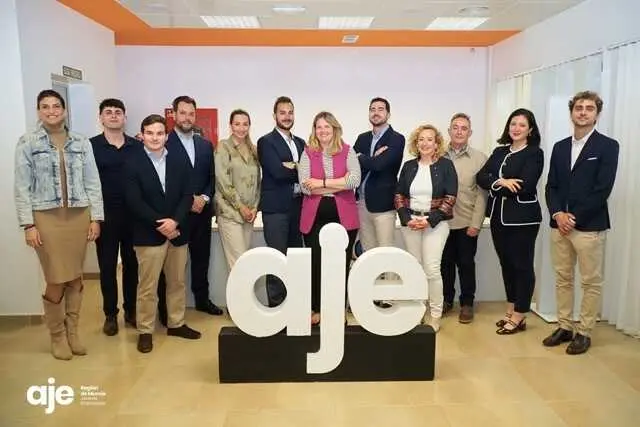 FOTO JUNTA DIRECTIVA AJE