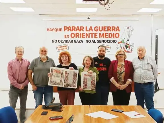 Foto RdP Hoy. Parar la guerra. Representantes de UGT, USO, PSOE y Recortes