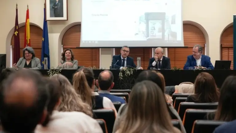Presentación del nuevo certamen Murcia Oleum