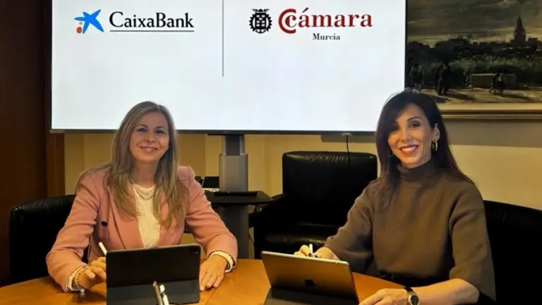 Firma del convenio de colaboración entre CaixaBank y la Cámara de Comercio de Murcia