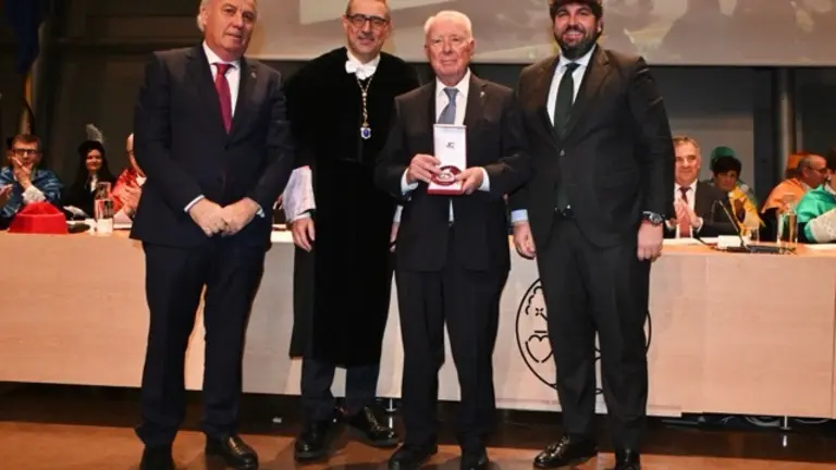 20260128 ReconocimientoGarciaLax en tamaño mediano