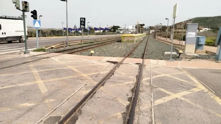 Foto Paso a nivel de El Abrevadero