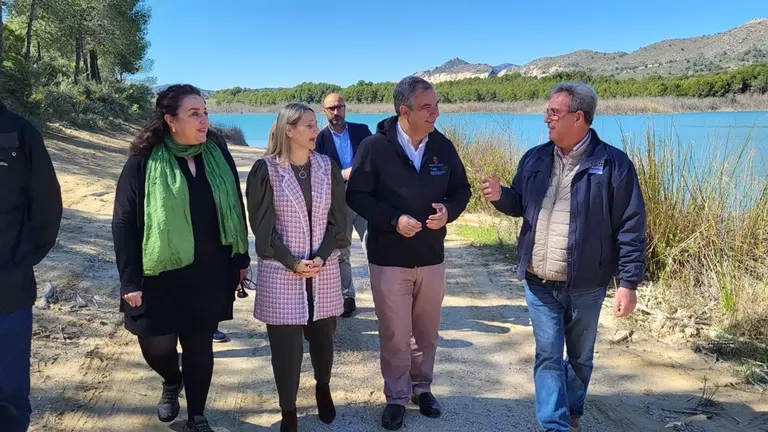 20260316 Veda Pesca fluiv embalse Arg