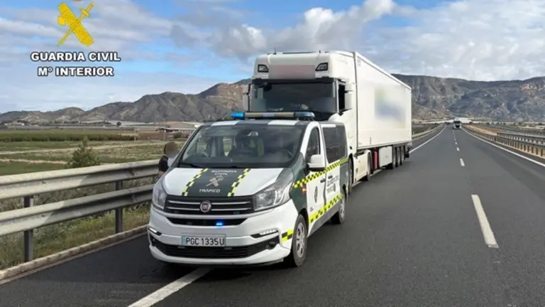 20260319  TRAFICO CAMIONERA INVESTIGADA ALCOHOLEMIA A33 BLANCA