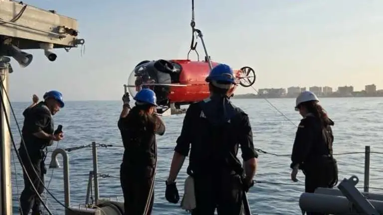 Los cazaminas &lsquo;Turia&rsquo; y &lsquo;Duero&rsquo; vigilan las infraestructuras submarinas en el mar de Alborán