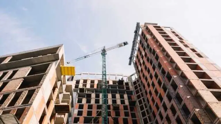 Vista de un edificio en construcción