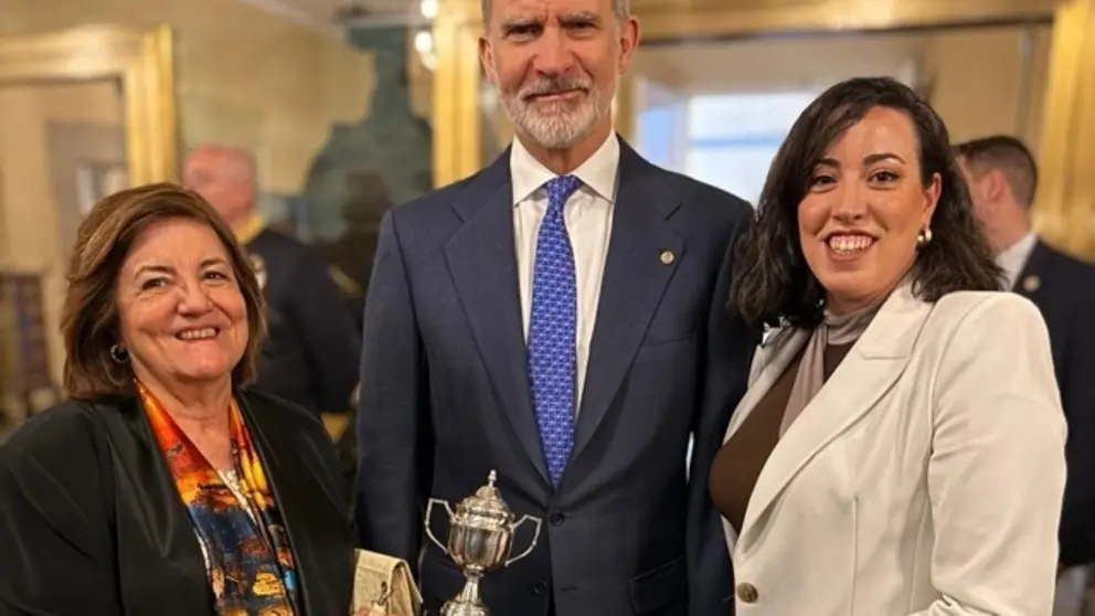 Presidenta, Rey y María Mendoza