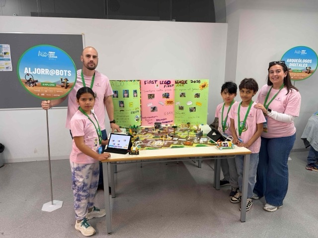 Este 2026 SABIC vuelve a participar en el proyecto educativo de robótica “Colebora” de la Fundación Excelem con el colegio CEIP Aljorra, cuyo equipo ha ganado el premio por “Innovación tecnológica”